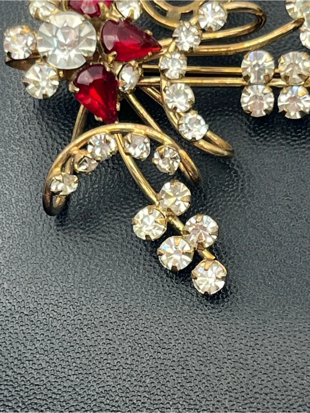 Red & clear rhinestone gold tone flower bow brooch pin or pendant for necklace